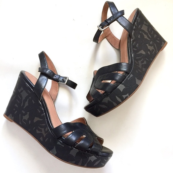 clarks wedge sandals black